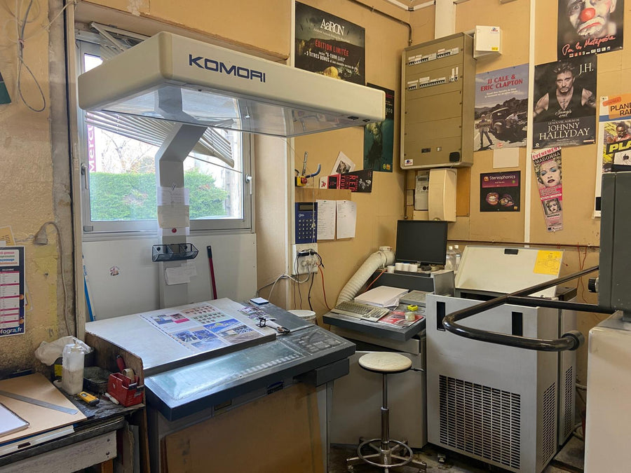 2001 KOMORI L 428
