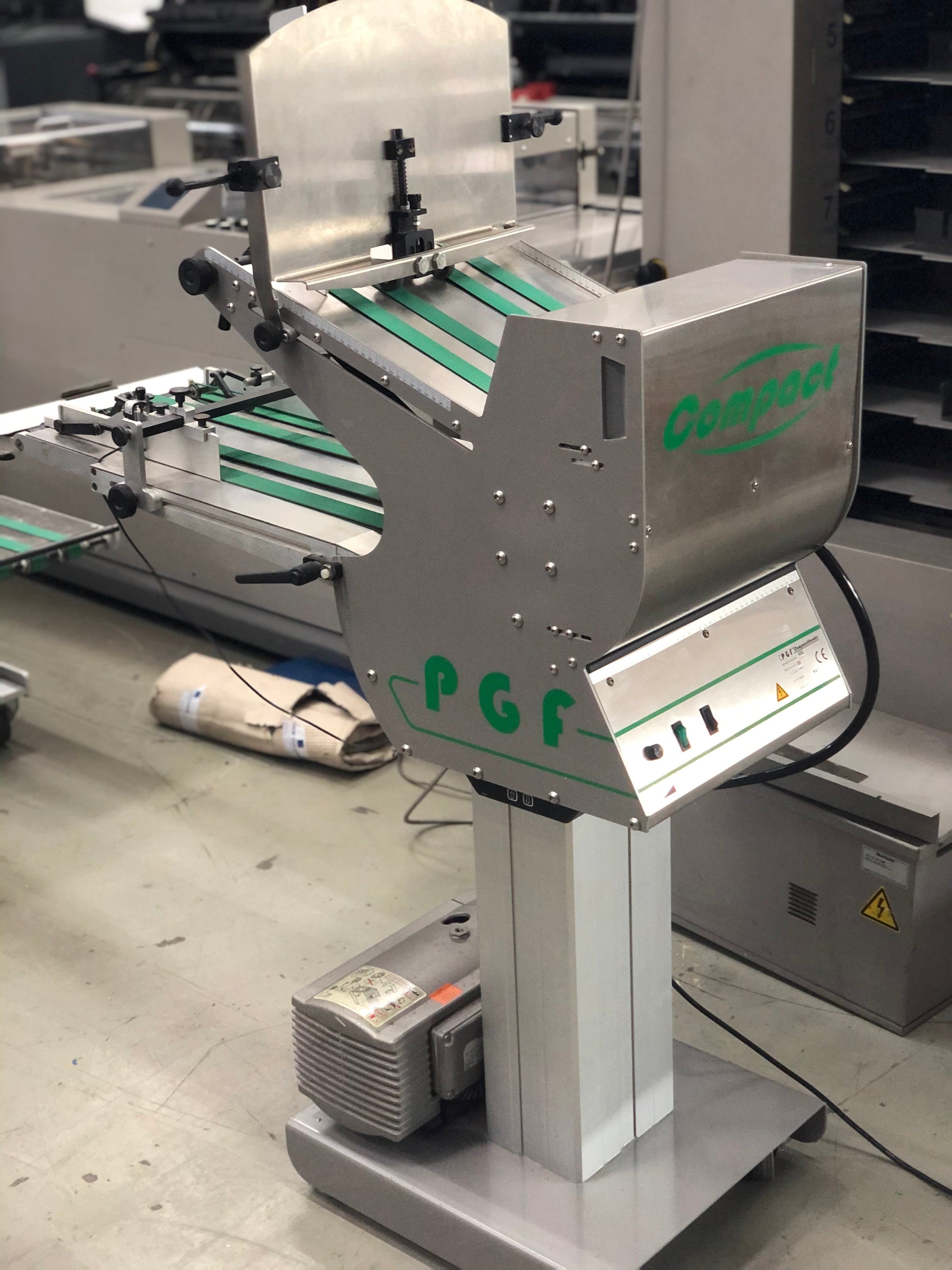 PGF Compact Envelope feeder